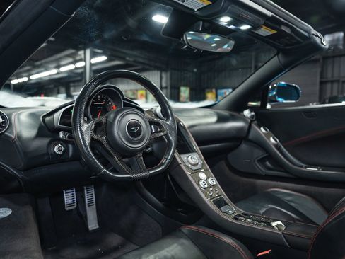 Used 2016 McLaren 650S Spider image 21