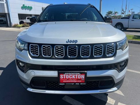 Used 2025 Jeep Compass Limited AWD/4WD image 5