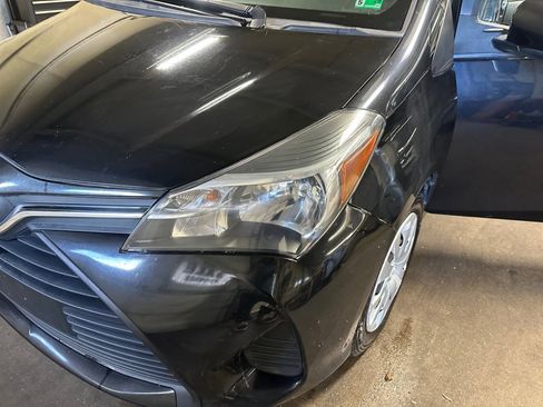Used 2017 Toyota Yaris L image 30