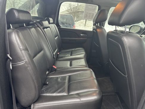 Used 2011 Chevrolet Avalanche LT w/ Luxury Package image 34