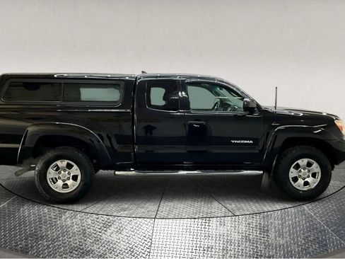 Used 2015 Toyota Tacoma PreRunner image 9