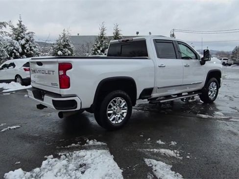 Used 2024 Chevrolet Silverado 2500 High Country w/ High Country Premium Package image 9