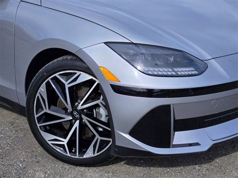 Used 2023 Hyundai Ioniq 6 SEL image 9