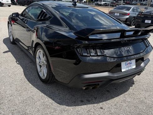 Used 2025 Ford Mustang GT Premium RWD image 5