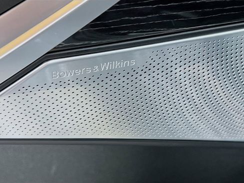 Used 2025 BMW X7 M60i image 19