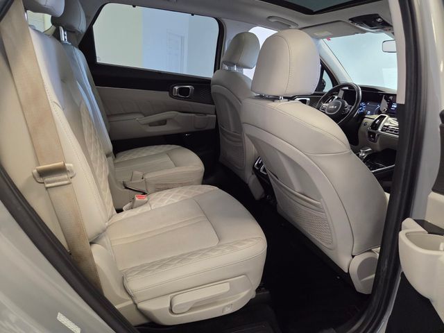 Used 2023 Kia Sorento SX AWD/4WD image 15
