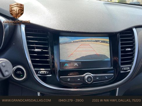 Used 2017 Chevrolet Trax Premier w/ Driver Confidence II Package image 11