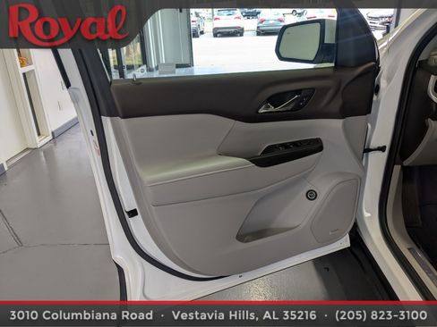 Used 2018 GMC Acadia SLT image 19