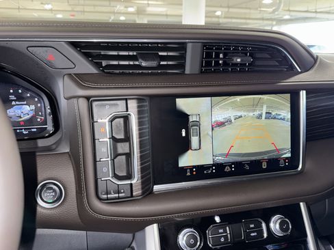 Used 2024 GMC Yukon Denali w/ Advanced Technology Package image 31