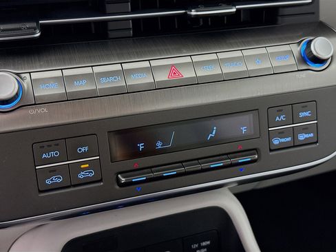 Used 2024 Hyundai Kona SEL image 17