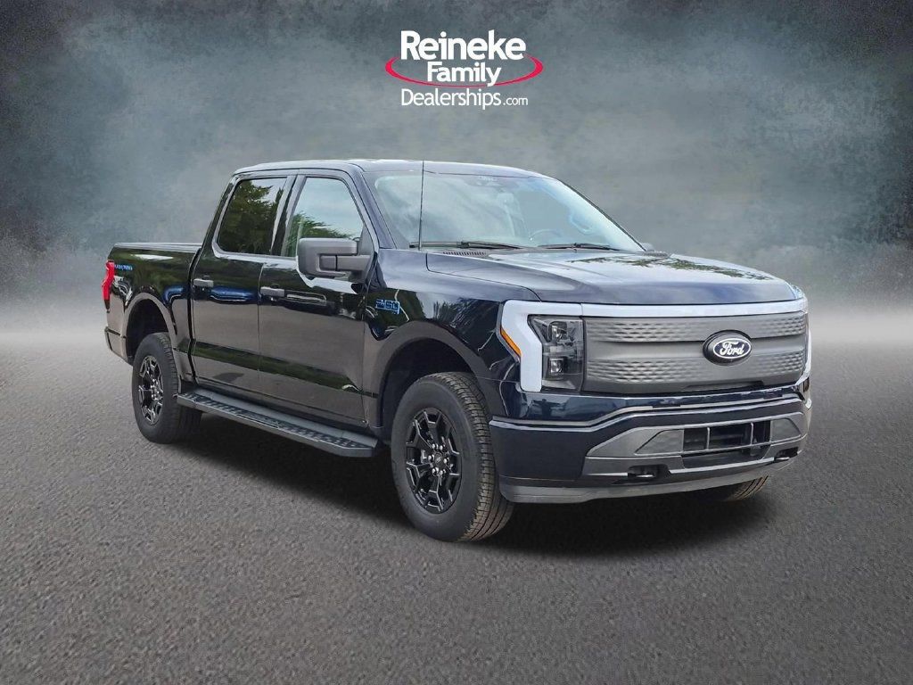 Used 2025 Ford F150 Lightning XLT AWD/4WD image 4