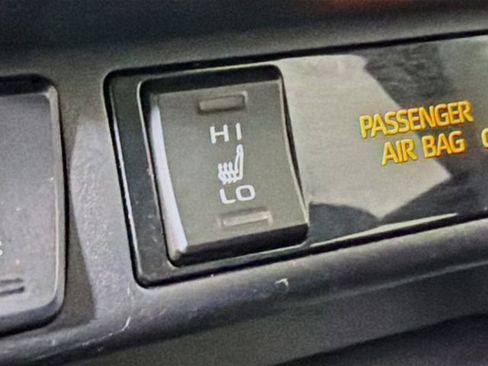 Used 2020 Toyota RAV4 XLE w/ Convenience Package AWD/4WD image 26