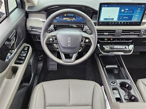New 2025 Lincoln Corsair FWD w/ Equipment Group 101A image 7