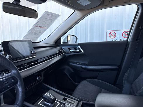 Used 2022 Mitsubishi Outlander ES image 13