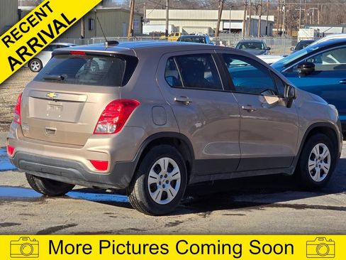Used 2018 Chevrolet Trax LS image 18