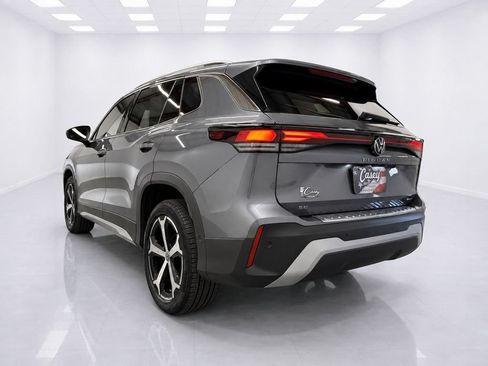 Used 2025 Volkswagen Tiguan SE AWD/4WD image 7