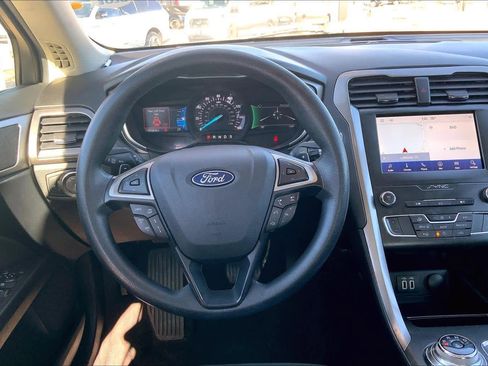 Certified 2019 Ford Fusion SE image 5