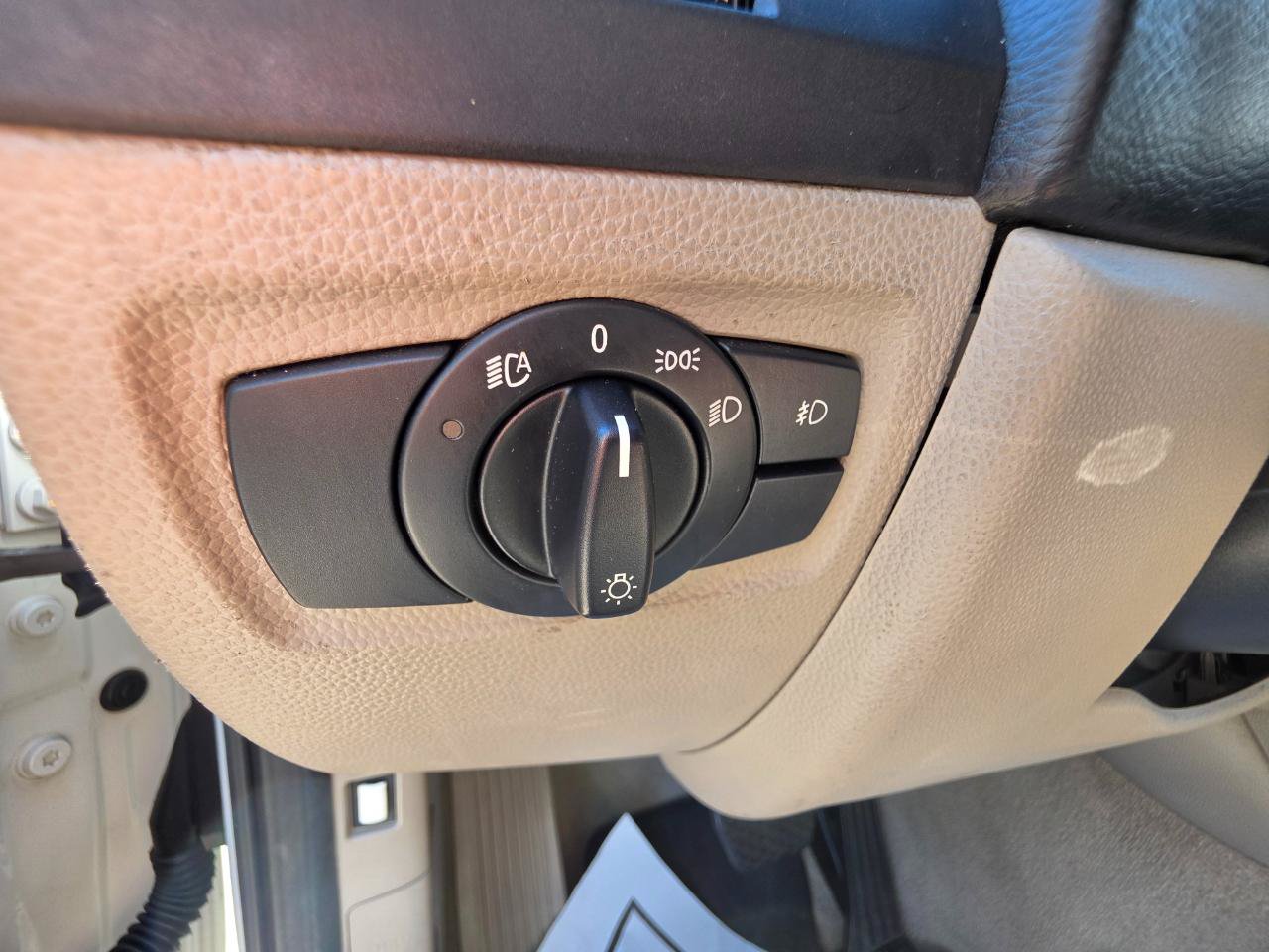 Used 2011 BMW 128i Convertible w/ Premium Pkg RWD image 23