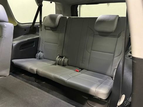 Used 2019 Chevrolet Suburban LT image 32