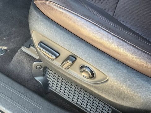 Used 2023 Toyota Sienna Platinum FWD image 14