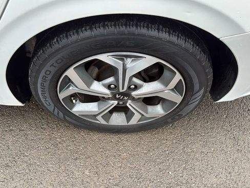 Used 2021 Kia Forte LXS FWD image 22
