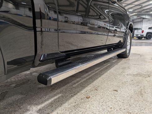 Used 2019 RAM 1500 Laramie image 11