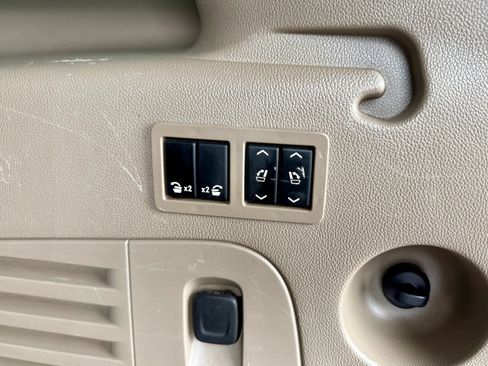 Used 2020 Chevrolet Suburban Premier AWD/4WD image 8