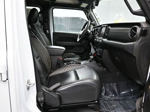 Certified 2023 Jeep Gladiator Overland image 15