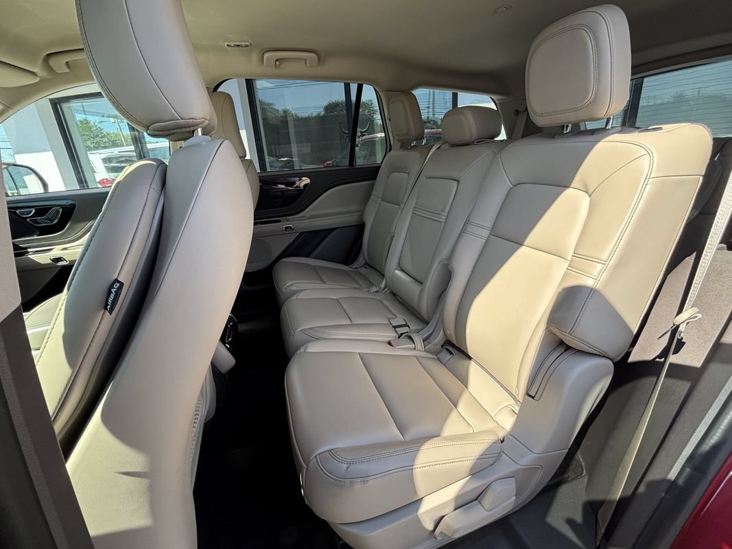 Used 2021 Lincoln Aviator 2WD w/ Elements Package image 13