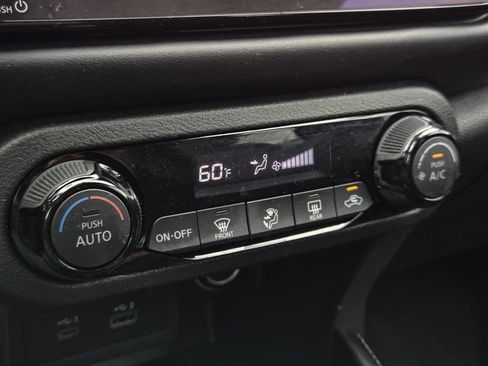 Certified 2023 Nissan Kicks SR FWD image 21