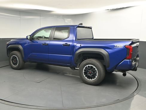 Certified 2024 Toyota Tacoma TRD Off-Road image 6