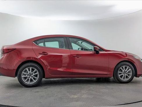 Used 2018 MAZDA MAZDA3 Sport w/ Preferred Equipment Package FWD image 9