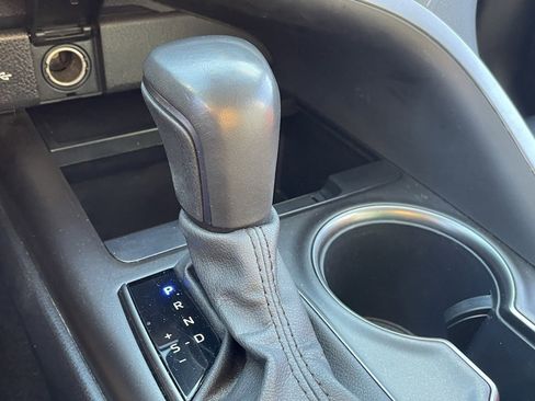 Used 2024 Toyota Camry SE image 4