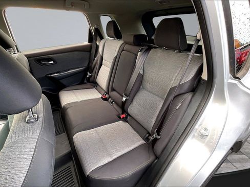 Certified 2021 Nissan Rogue SV FWD image 26
