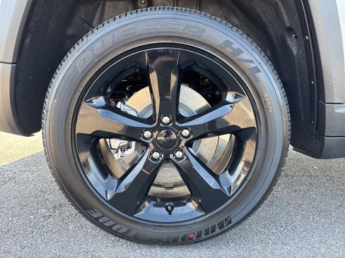 New 2025 Jeep Grand Cherokee L Altitude image 13