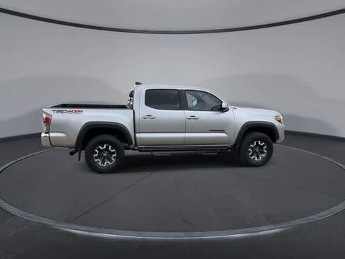 Used 2023 Toyota Tacoma TRD Off-Road image 9