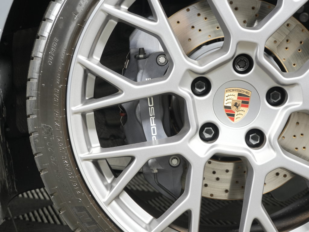 Certified 2025 Porsche 911 Carrera RWD image 20