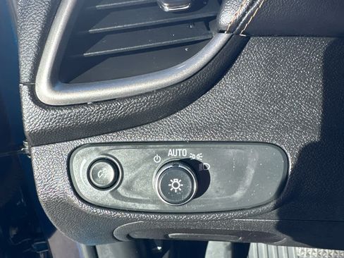 Used 2020 Chevrolet Trax LT w/ Driver Confidence Package image 15