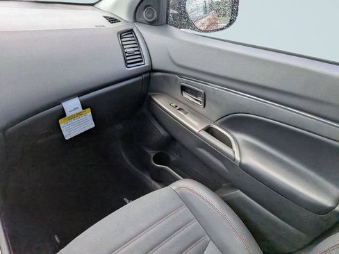 Used 2025 Mitsubishi Outlander Sport SE AWD/4WD image 16