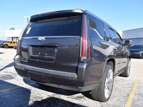Used 2016 Cadillac Escalade Platinum AWD/4WD image 7