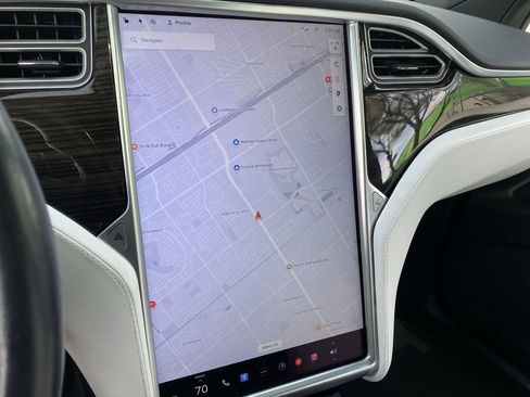 Used 2016 Tesla Model X 90D image 27