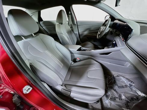 Used 2023 Hyundai Elantra SEL w/ Convenience Package FWD image 27