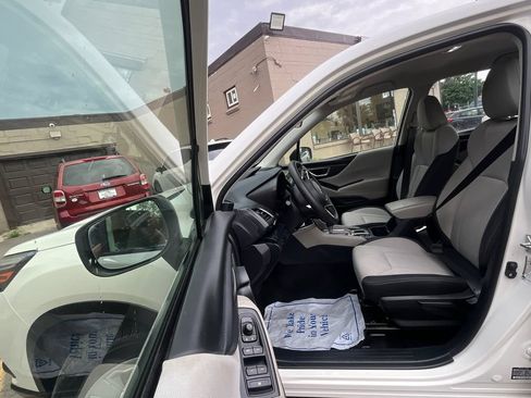 Used 2022 Subaru Forester AWD/4WD image 17