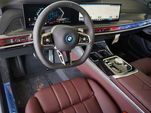 Used 2026 BMW 750e xDrive w/ Premium Package AWD/4WD image 14