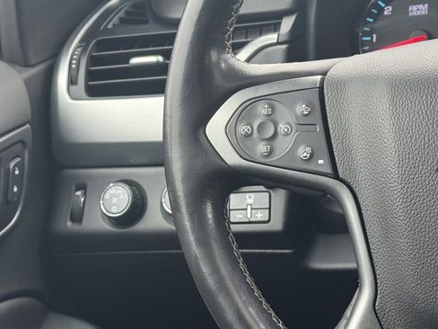 Used 2020 Chevrolet Suburban LT image 18