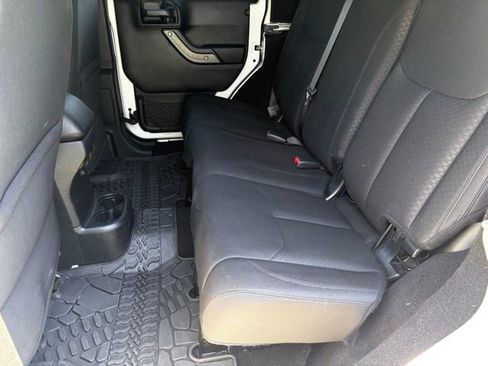 Used 2018 Jeep Wrangler Unlimited Sport S AWD/4WD image 11