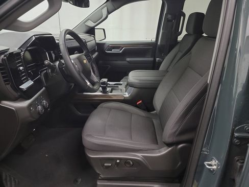 Used 2025 Chevrolet Silverado 1500 LT w/ Convenience Package II image 12