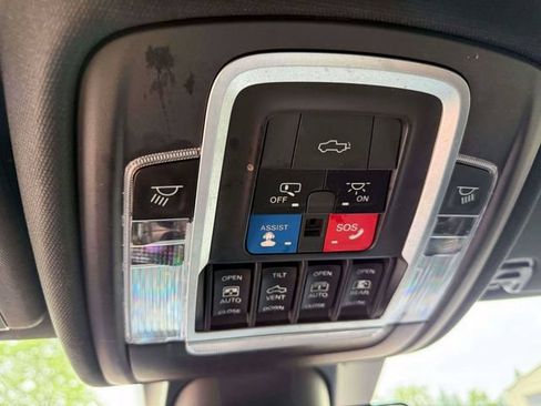 Used 2021 RAM 1500 Laramie AWD/4WD image 32
