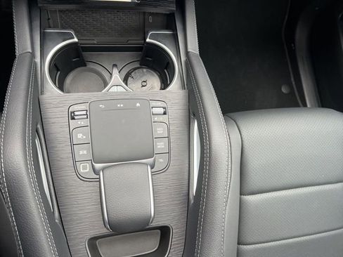 Used 2025 Mercedes-Benz GLE 450e 4MATIC image 17