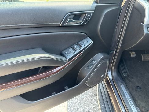 Used 2018 GMC Yukon XL SLT w/ Open Road Package RWD image 13